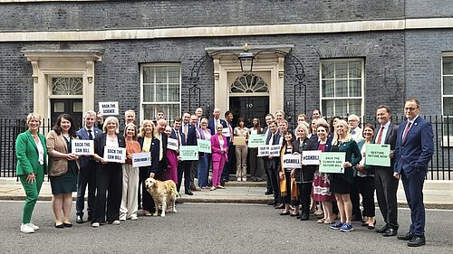 Presenting a petition at No10